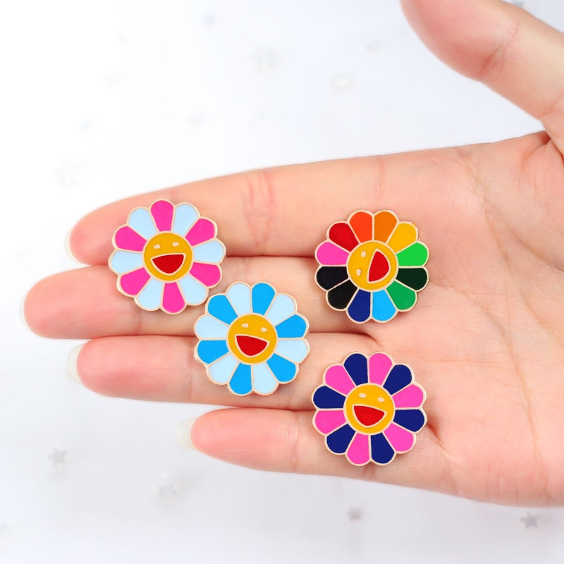 4 Colors Kpop Flowers Broche Fashion Rainbow Flower Enamel Pins Smiling Sunflower Brooches Cute Bag Icon Badges Men Women Gifts