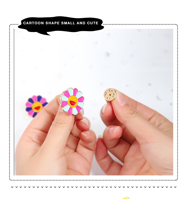 4 Colors Kpop Flowers Broche Fashion Rainbow Flower Enamel Pins Smiling Sunflower Brooches Cute Bag Icon Badges Men Women Gifts